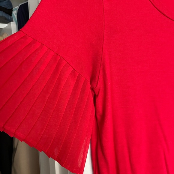 CLOSET CLEAN-OUT ! Banana Republic tee - Picture 2 of 4